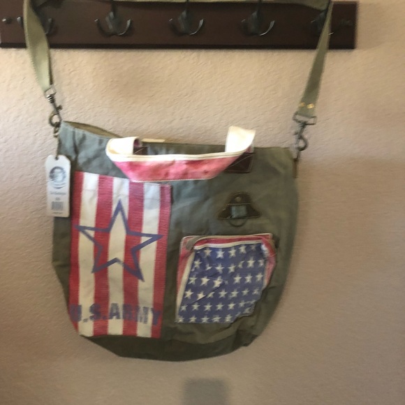 New! Barrel Shack “The Washington” handbag. - Picture 1 of 3